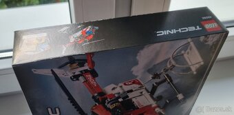 Predám LEGO Technic 42092 Záchranársky vrtuľník - 6