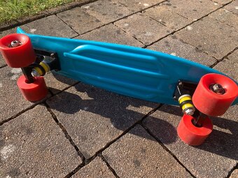 Predám lacno kolieskové korčule+zadarmo skateboard - 6