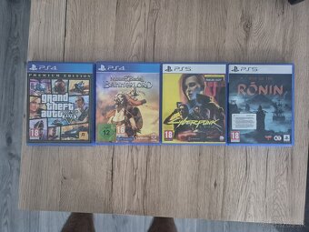 PlayStation 5 set - konzola, 3 ovládače, headset, hry - všet - 6