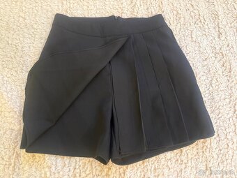 Čierne sukňo-šortky - 6