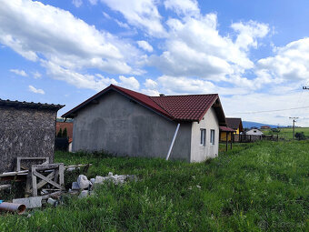 Rozostavaný 4 izbový rodinný dom na veľkorysom pozemku 1050  - 6