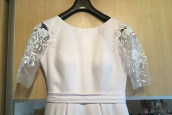 Svadobné šaty s čipkou na rukávoch - 6