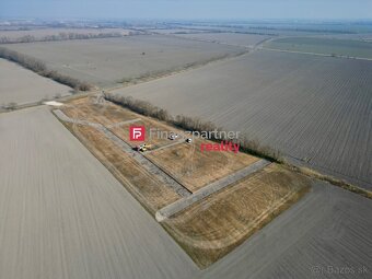 Nehnuteľnosť Michal na Ostrove - Na predaj stavebný pozemok - 6