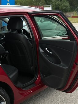 Hyundai i30 CW 1.6 CRDI 48V 100KW - 6