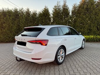Škoda Octavia Combi 2.0 Elegance Sportline DSG A/T - 6