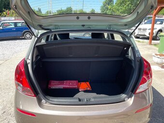 Hyundai i20 1,3i 62kw manuál - 6