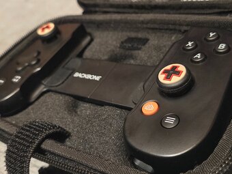 Predám BACKBONE - teleskopický gamepad pre mobil - 6