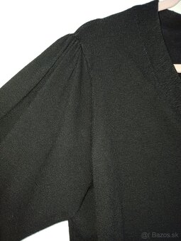 Dámsky tmavý kratší sveter - 6