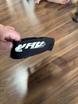 Hokejová výstroj - 6