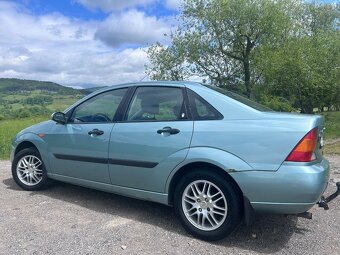 Ford focus 1,8 benzin - 6