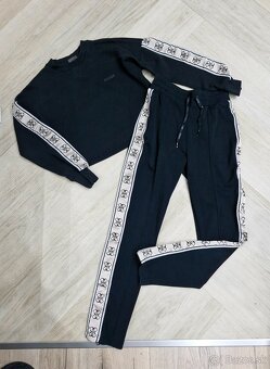 NOVE Guess cierna teplakova suprava rozne druhy XS - 6