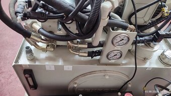 Hydraulicky agregat + olej - 6