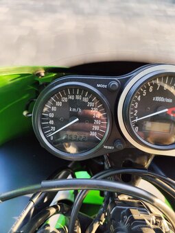Kawasaki zx9r - 6