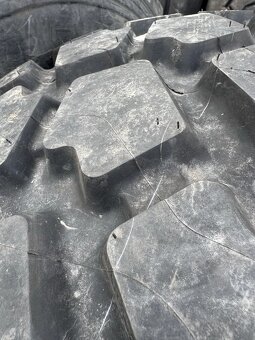 Gumy continental 335/80 R 20 - 6