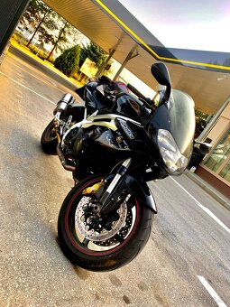 Aprilia SL 1000R Falco - 6