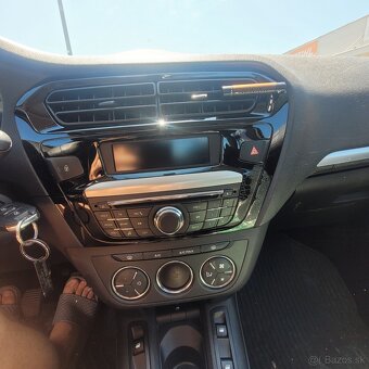 Peugeot 301 - 6