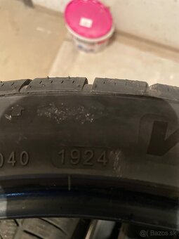 225/40 r19 zimne - 6