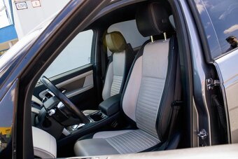 Land Rover Discovery Sport 2.0D SD4 SE AWD A/T - 6