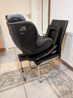Britax Römer Dualfix M i‑Size – otočná, výborný stav - 6