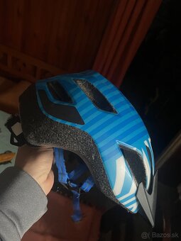 Specialized cyklistická prilba, ako nová, veľkost : L - 6