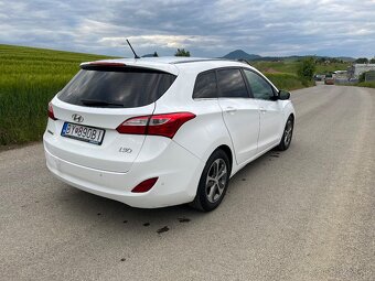 Hyundai i30 1.6crdi 81kw diesel - 6