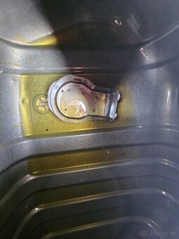 Nádrž nissan patrol - 6