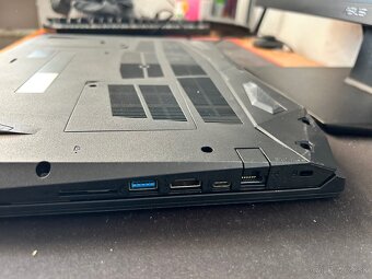 Predám notebook s príslušenstvom - 6