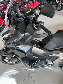 Honda ADV 350 - 6