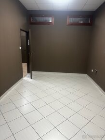 Ponúkame na prenájom priestory a pivnicu na služby - 6