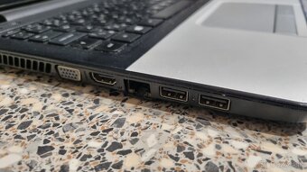 Predam funkcny HP laptop 8GBRAM/SSD na opravu/nahradne diely - 6