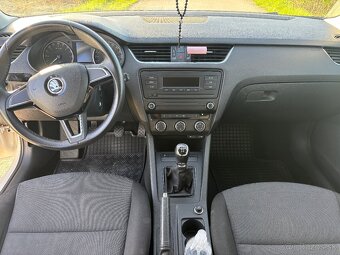 Škoda Octavia Combi 1.6 - 6