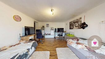 Dva rodinné domy na pozemku o rozlohe 557 m2 s garážou, SENI - 6