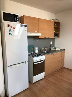 Prenájom 2 izbový byt, veľký balkón, zariadený - 6