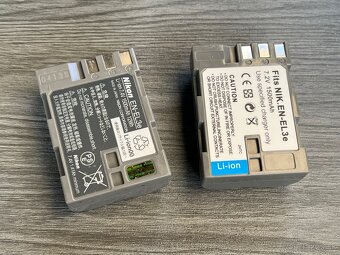 Nikon D700 + battery pack Nikon MB D10 - 6