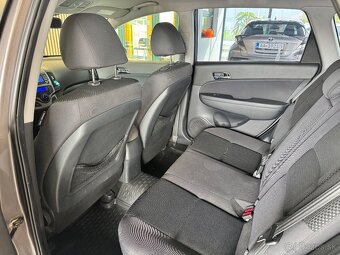 Hyundai i30 1.4 MPI 2011 / Slovák - 6