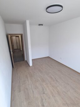 Slnečný 2i byt s pivnicou a parkovaním – centrum Bytča - 6
