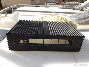 Malá skrinka na minipc - 6