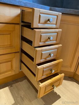 Masívna kuchynská linka z Nemecka so spotrebičmi - 6