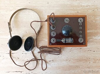 Starožitná krystalka - rádio v dřevěné skříňce, cca 1925 - 6