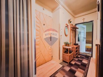 REZERVOVANÉ Na predaj priestranný 2-izbový byt v Banskej Š - 6