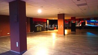 Veľký komerčný priestor 292 m2 priamo v centre mesta - 6