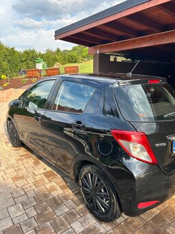 Toyota yaris 1.3 - 6