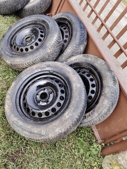 Mám na predaj zimné pneumatiky 5x112 R15 - 6