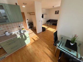 NA PREDAJ 2 IZBOVÝ BYT TRENČÍN, JUH, GARÁŽOVÉ STÁTIE - 6