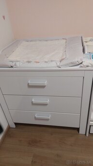 Detska postielka a prebalovacia komoda - 6
