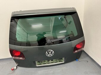 VW Touareg zadná část - 6