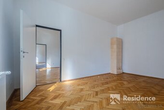 REZERVOVANÉ 3 izbový byt s pozemkom a parkovacím státím v sk - 6
