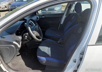 Peugeot 206 + 1.1i GENERATION benzín manuál 44 kw - 6