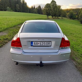 VOLVO S60 2.4 D MOMENTUM - 6