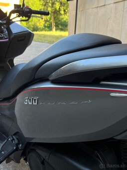 Predam skuter Honda Forza 300 - 6